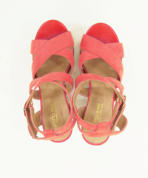 one after another NICE CLAUP（ワンアフターアナザーナイスクラップ）の「【non-no5月号掲載 ナイスクラップ】クロスサンダル（サンダル・レディース・ベージュ/ピンク/ネイビー・SMALL/LARGE/MEDIUM）」の4枚目の写真