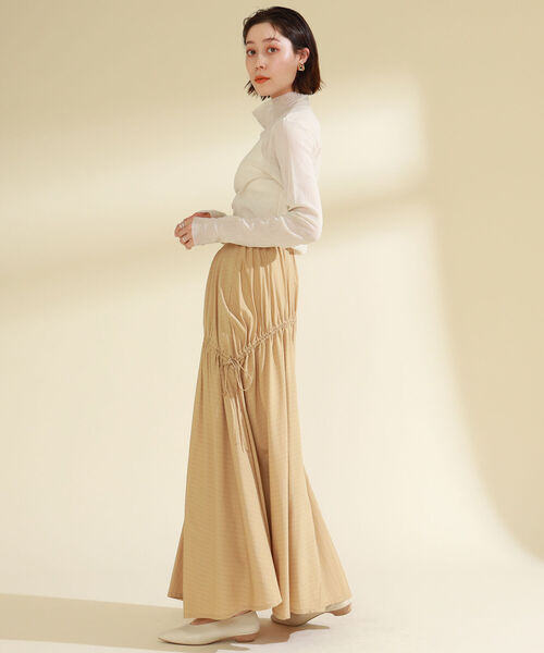 Ray BEAMS（レイビームス）の「Ray BEAMS / ストライプ アシメ ギャザー スカート（スカート・レディース・ベージュ/アイボリー・1/0）」の8枚目の写真