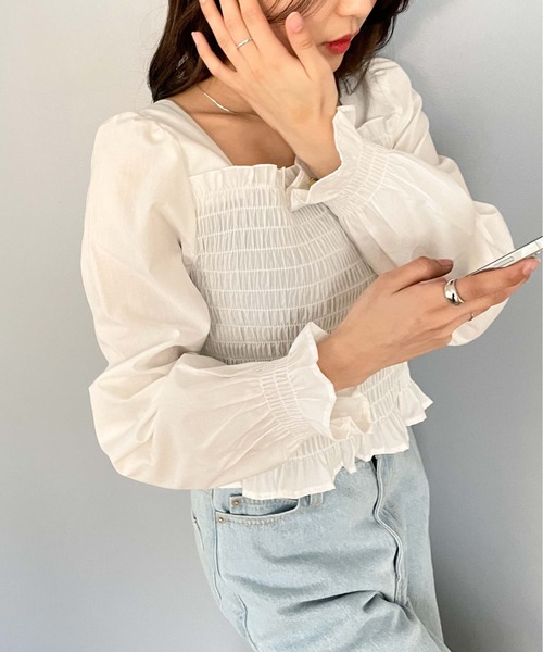 WEGO(ウィゴー)の「WEGO/シャーリングスクエアネックブラウス(シャツ/ブラウス・レディース・ブルー系その他2/ブラウン系その他2/ブラック/ホワイト・FREE)」の6枚目の写真