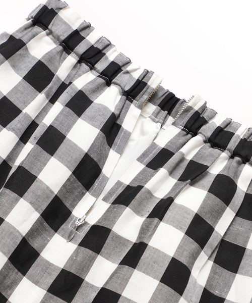 SLOBE IENA（スローブイエナ）の「ギンガムチェックリラックスアイラインスカート◆（スカート・レディース・ブラック系その他/オレンジ系その他・FREE）」の3枚目の写真