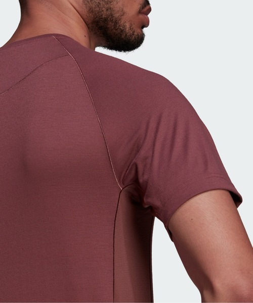 ヨガウェア(メンズ) adidas（アディダス）の「ヨガ トレーニングTシャツ
