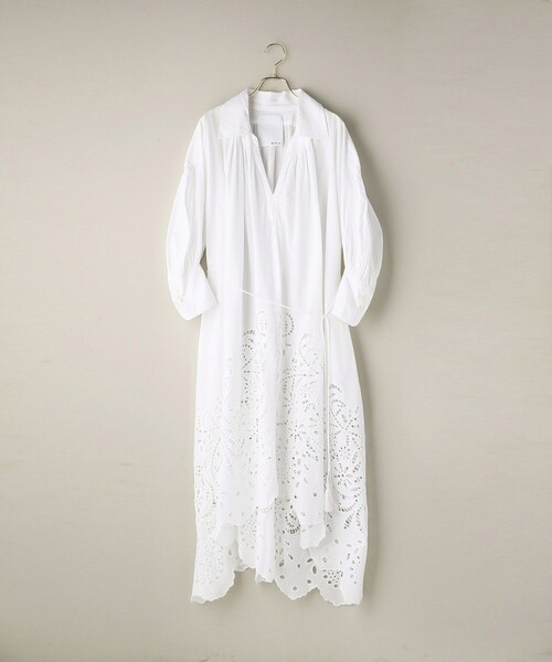 Aresense（アーセンス）の「HAVA/ハーヴァ カットワークワンピース/スカラップシフリー ロングドレス（シャツワンピース・レディース・ホワイト/ライトグレー・ﾌﾘ-）」の2枚目の写真