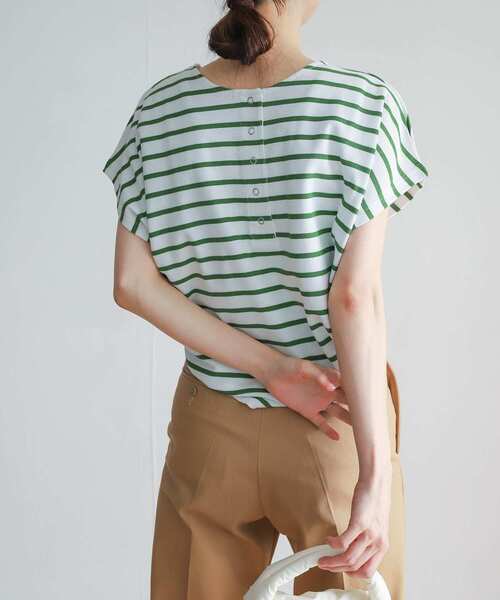 URBAN RESEARCH DOORS(アーバンリサーチドアーズ)の「2WAYスナップ釦畦ボーダーカットソー(Tシャツ/カットソー・レディース・ホワイト系その他/グリーン系その他/ブルー系その他・MEDIUM)」の6枚目の写真