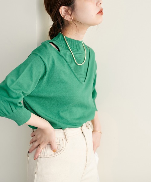natural couture(ナチュラルクチュール)の「2022AWアイテム/チラ見せレイヤード風ニット(ニット/セーター・レディース・ライトベージュ/グリーン/ブラック・FREE)」の14枚目の写真