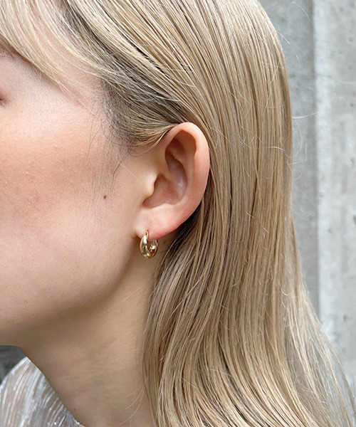 VENCEEXCHANGE（ヴァンスエクスチェンジ）の「シンプルフープピアス（ピアス（両耳用）・レディース・シルバー/ゴールド・FREE）」の4枚目の写真