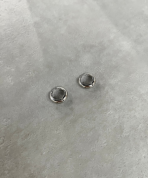 VENCEEXCHANGE（ヴァンスエクスチェンジ）の「シンプルフープピアス（ピアス（両耳用）・レディース・シルバー/ゴールド・FREE）」の8枚目の写真