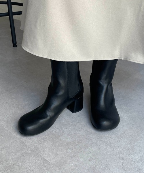 CAPRICIEUX LE'MAGE（カプリシューレマージュ）の「ラウンドトゥサイドゴアショートブーツ（ブーツ・レディース・ブラック/ベージュ/ホワイト系その他・38/37）」の14枚目の写真