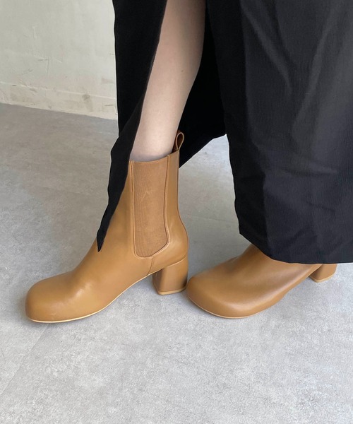 CAPRICIEUX LE'MAGE（カプリシューレマージュ）の「ラウンドトゥサイドゴアショートブーツ（ブーツ・レディース・ブラック/ベージュ/ホワイト系その他・38/37）」の11枚目の写真