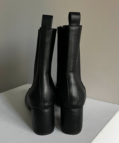 CAPRICIEUX LE'MAGE（カプリシューレマージュ）の「ラウンドトゥサイドゴアショートブーツ（ブーツ・レディース・ブラック/ベージュ/ホワイト系その他・38/37）」の10枚目の写真