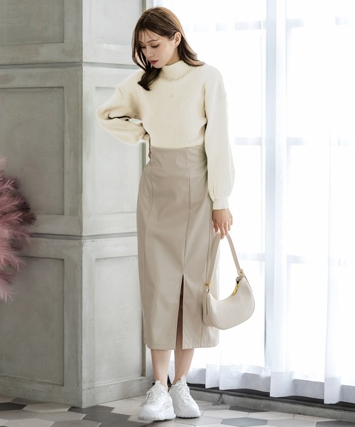 Julia Boutique(ジュリアブティック)の「パーソナルカラーボリュームスリーブニットトップス/22570(ニット/セーター・レディース・レッド/グリーン/キャメル/ライム/ラベンダー/ネイビー/パープル/マスタード/モカ/ブラック/アイボリー/サックスブルー・ONE)」の13枚目の写真