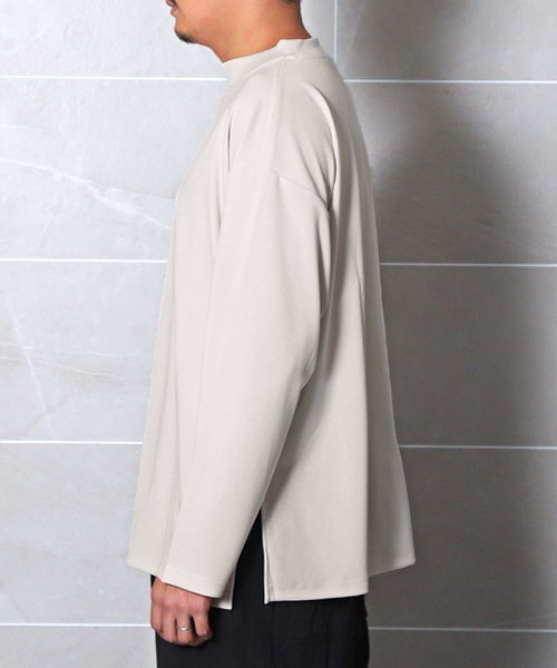 LUXSTYLE(ラグスタイル)の「カットジョーゼットワイドモックネックロンT(Tシャツ/カットソー・メンズ・ベージュ/チャコール/グレイッシュベージュ/ブラック・M/L)」の7枚目の写真