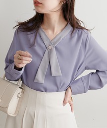 natural couture（ナチュラルクチュール）の「osonoパールリバー釦クロスボータイブラウス（シャツ/ブラウス）」