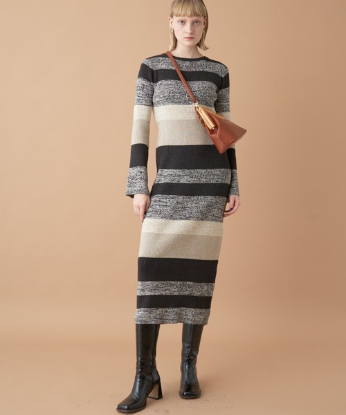 Solace（ソレイス）の「フレアスリーブボーダータイトニットワンピース（ワンピース・レディース・パープル/ブルー/ブラック・FREE）」の4枚目の写真