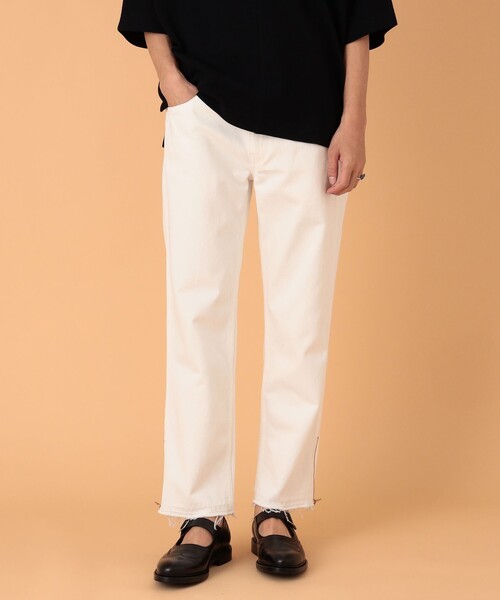 BEAMS LIGHTS(ビームスライツ)の「BEAMS LIGHTS / ハードウォッシュ ジップ デニムパンツ(デニムパンツ・メンズ・オフホワイト/サックスブルー・MEDIUM/LARGE/SMALL)」の1枚目の写真