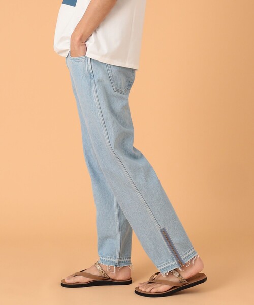 BEAMS LIGHTS(ビームスライツ)の「BEAMS LIGHTS / ハードウォッシュ ジップ デニムパンツ(デニムパンツ・メンズ・オフホワイト/サックスブルー・MEDIUM/LARGE/SMALL)」の2枚目の写真