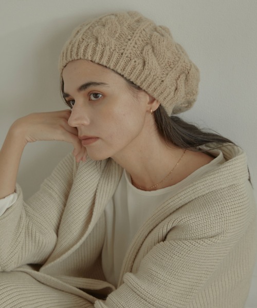 ACYM(アシーム)の「Cable knit ベレー(ハンチング/ベレー帽・レディース・ブラック/ベージュ・FREE)」の1枚目の写真
