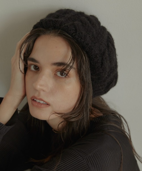 ACYM(アシーム)の「Cable knit ベレー(ハンチング/ベレー帽・レディース・ブラック/ベージュ・FREE)」の3枚目の写真