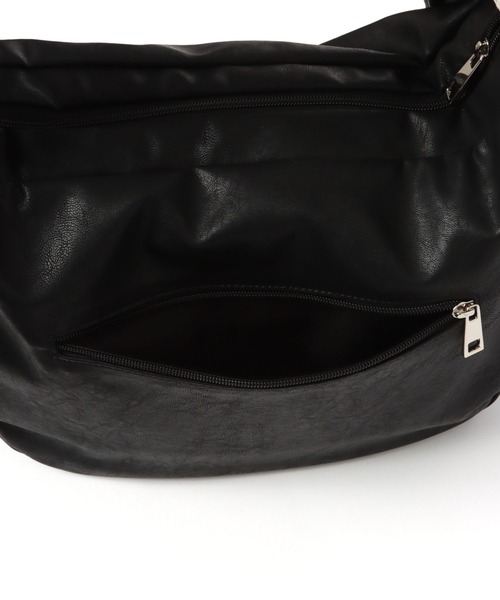 LEPSIM（レプシィム）の「フェイクレザーソフトBIGショルダー　182764（ショルダーバッグ・レディース・ブラック/アイボリー/ベージュ系その他・ONE SIZE）」の5枚目の写真