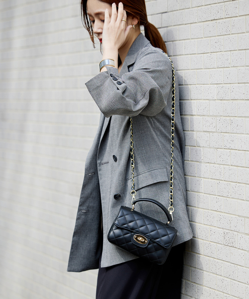 AULENTTI（オウレンティ）の「《追加2》【AULENTTI/オウレンティ】チェーンハンドルバッグ（ショルダーバッグ・レディース・ブラック・FREE）」の6枚目の写真