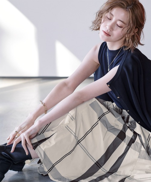 UR'S（ユアーズ）の「ﾀﾌﾀﾎﾞﾘｭｰﾑｷﾞｬｻﾞｰｽｶｰﾄ（スカート・レディース・グリーン/ホワイト系その他/ブラック/ホワイト・S/L/M）」の15枚目の写真