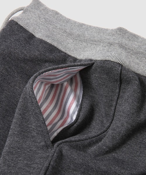 THOM BROWNE(トムブラウン)の「SWEATPANTS IN CLASSIC LOOP BACK W/ ENGINEERED 4 BAR(スウェットパンツ・メンズ・グレー・0/1/2)」の5枚目の写真