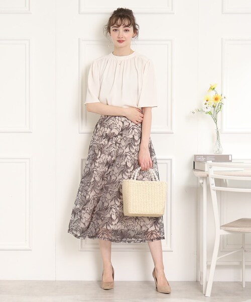 couture brooch(クチュールブローチ)の「◆【前後2WAY】ギャザーフレアー袖ブラウス(シャツ/ブラウス・レディース・ブラック/アイボリー/ホワイト系3・40/38/42)」の15枚目の写真