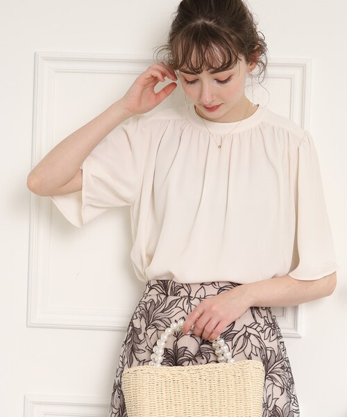 couture brooch(クチュールブローチ)の「◆【前後2WAY】ギャザーフレアー袖ブラウス(シャツ/ブラウス・レディース・ブラック/アイボリー/ホワイト系3・40/38/42)」の4枚目の写真