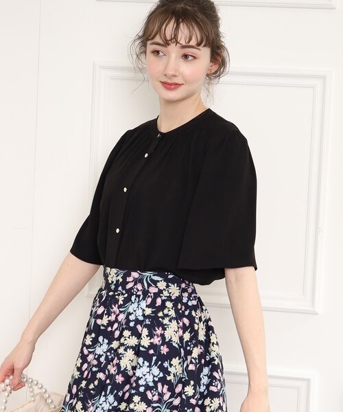 couture brooch(クチュールブローチ)の「◆【前後2WAY】ギャザーフレアー袖ブラウス(シャツ/ブラウス・レディース・ブラック/アイボリー/ホワイト系3・40/38/42)」の12枚目の写真