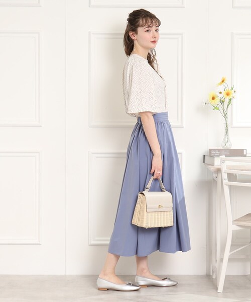 couture brooch(クチュールブローチ)の「◆【前後2WAY】ギャザーフレアー袖ブラウス(シャツ/ブラウス・レディース・ブラック/アイボリー/ホワイト系3・40/38/42)」の6枚目の写真