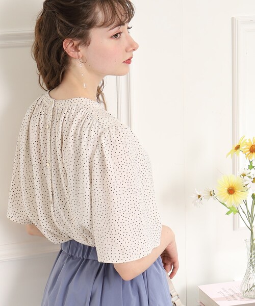 couture brooch(クチュールブローチ)の「◆【前後2WAY】ギャザーフレアー袖ブラウス(シャツ/ブラウス・レディース・ブラック/アイボリー/ホワイト系3・40/38/42)」の22枚目の写真
