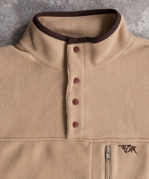 FCMM（エフシーエムエム）の「【日本限定アイテム】FLEECE PULLOVER/フリースプルオーバー（スウェット・メンズ・ベージュ/アイボリー/ライトブルー・LARGE/MEDIUM）」の12枚目の写真