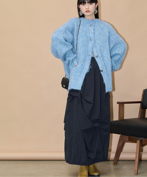 THE YOn（ザヨン）の「アシンメトリータックバルーンナイロンスカート（スカート・レディース・ブラック/アイボリー/カーキ・FREE）」の13枚目の写真