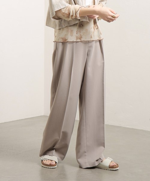 JOINT WORKS（ジョイントワークス）の「【COMMRE/コムル】ハイウエスト2タックワイドパンツ（スラックス・レディース・ベージュ・FREE）」の2枚目の写真