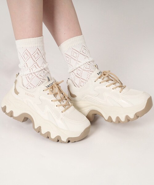 cs T&P（シーエスティーアンドピー）の「厚底カラーソールレースアップ スニーカー（スニーカー・レディース・ベージュ/グレー/パープル系/ブラック/ホワイト/ベージュ系8・LL/S/M/L）」の4枚目の写真