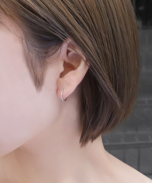 blackdia ocean(ブラックダイヤオーシャン)の「blackdia ocean カラージルコニアフープボディピアス(ピアス(両耳用)・レディース・ピンク/シルバー系/シルバー系その他/ゴールド/ゴールド系その他/ブラック系その他/シルバー/ゴールド系/ブラック/ピンク系その他・#6/#8/#10/#12)」の6枚目の写真