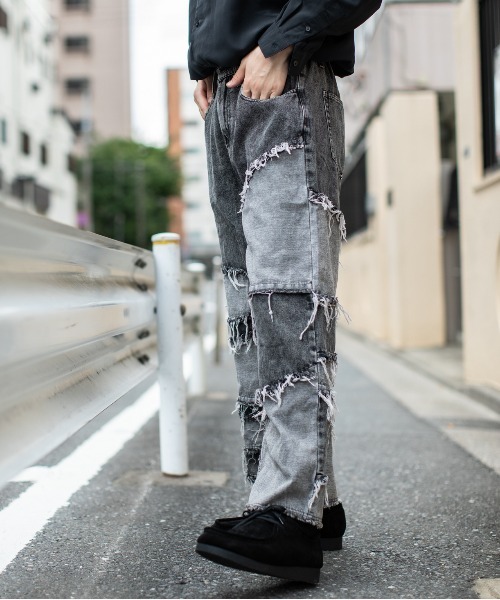 En serio TOKYO(エンソリオトーキョー)の「10ozデニム カットオフ ランダムスイッチ フリンジ パンツ(デニムパンツ・メンズ・スミクロ/ワンウォッシュ/ブラック系その他2/ブラック系その他/ケミカルウォッシュ・S/L/LL/M)」の16枚目の写真