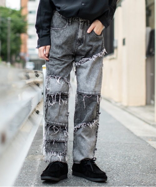 En serio TOKYO(エンソリオトーキョー)の「10ozデニム カットオフ ランダムスイッチ フリンジ パンツ(デニムパンツ・メンズ・スミクロ/ワンウォッシュ/ブラック系その他2/ブラック系その他/ケミカルウォッシュ・S/L/LL/M)」の13枚目の写真