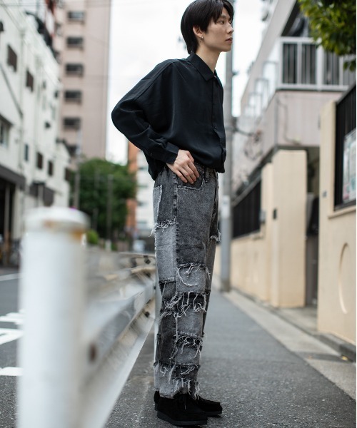 En serio TOKYO(エンソリオトーキョー)の「10ozデニム カットオフ ランダムスイッチ フリンジ パンツ(デニムパンツ・メンズ・スミクロ/ワンウォッシュ/ブラック系その他2/ブラック系その他/ケミカルウォッシュ・S/L/LL/M)」の12枚目の写真