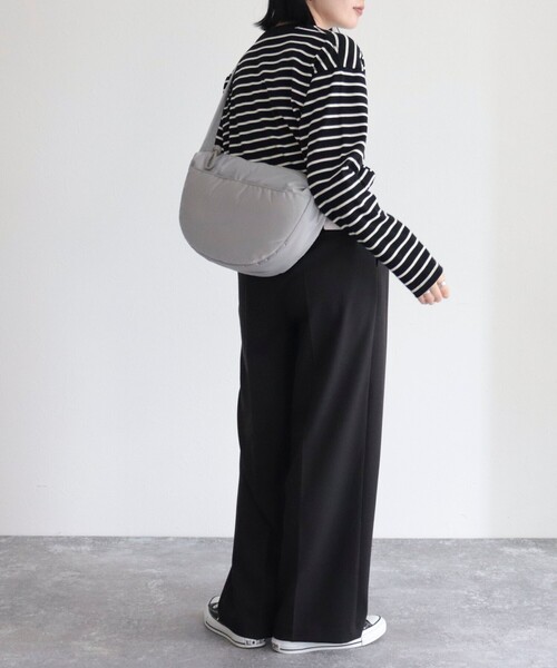 fredy emue（フレディエミュ）の「シャイニーハーフムーンショルダーバッグ（ショルダーバッグ・レディース・グレー/ブラック・FREE）」の5枚目の写真