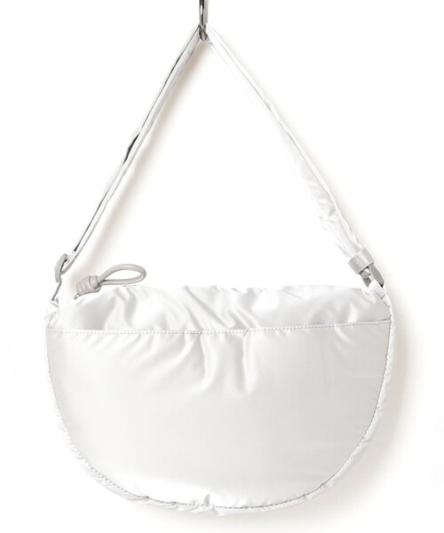 fredy emue（フレディエミュ）の「シャイニーハーフムーンショルダーバッグ（ショルダーバッグ・レディース・グレー/ブラック・FREE）」の6枚目の写真