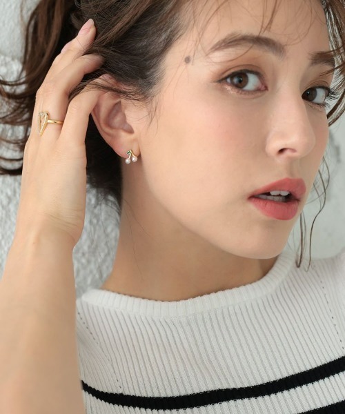 at.(アット)の「【at.】ミニチェリーピアス(ピアス(両耳用)・レディース・シルバー/ゴールド・FREE)」の4枚目の写真