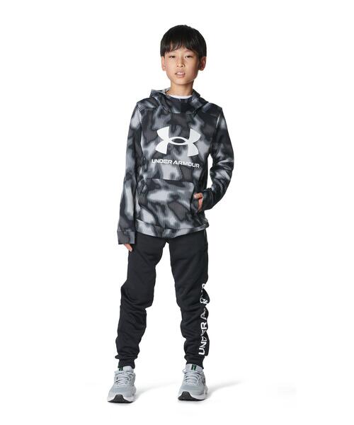 UNDER ARMOUR(アンダーアーマー)の「UAアーマーフリース プリント ビッグロゴ フーディー(トレーニング/KIDS)(スウェット・キッズ・ブラック・150cm/140cm/160cm/130cm)」の3枚目の写真