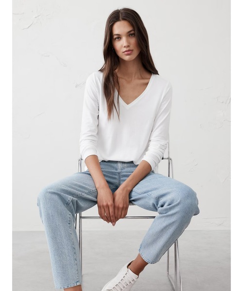 BANANA REPUBLIC FACTORY STORE（バナナリパブリック ファクトリーストア）の「BANANA REPUBLIC FACTORY STORE　　タイムレス VネックTシャツ 長袖（Tシャツ/カットソー・レディース・ホワイト/ブラック/グレー/その他/ネイビー・XS/S/M/L）」の6枚目の写真