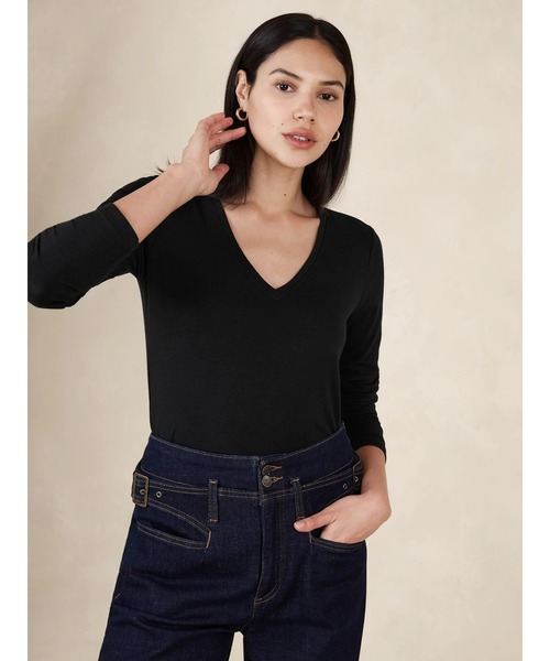 BANANA REPUBLIC FACTORY STORE（バナナリパブリック ファクトリーストア）の「BANANA REPUBLIC FACTORY STORE　　タイムレス VネックTシャツ 長袖（Tシャツ/カットソー・レディース・ホワイト/ブラック/グレー/その他/ネイビー・XS/S/M/L）」の9枚目の写真