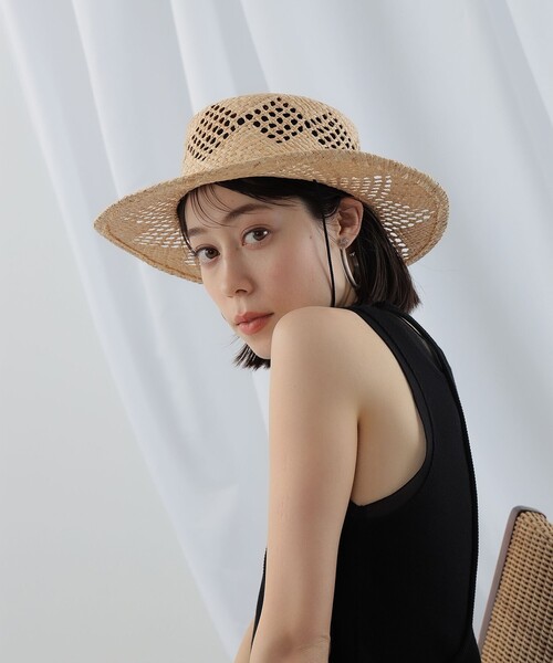 Ray BEAMS（レイビームス）の「Ray BEAMS / 透編み ラフィア ハット（ハット・レディース・ナチュラル/ブラック・ONE SIZE）」の3枚目の写真