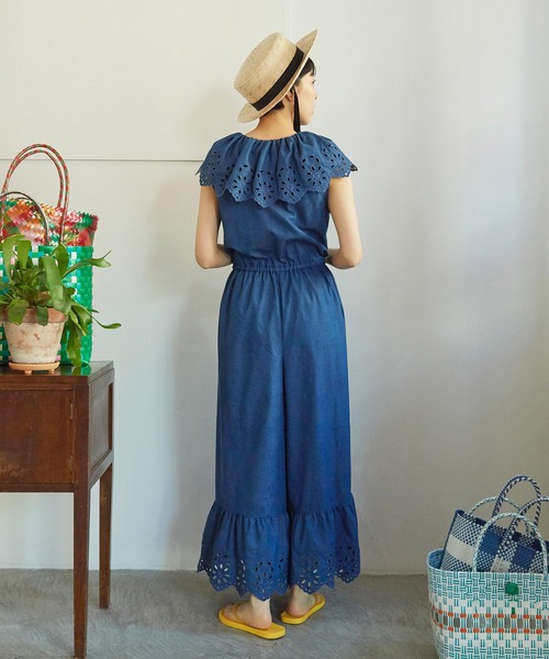 Dot＆Stripes CHILD WOMAN（ドットアンドストライプス　チャイルドウーマン）の「☆4.5ozライトデニム カットワークジャンプスーツ（つなぎ/オールインワン・レディース・ブルー・FREE）」の2枚目の写真