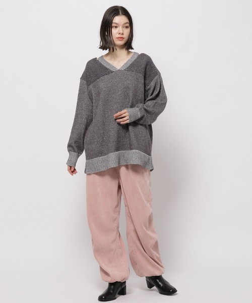 niko and...（ニコアンド）の「スリットVネックニット（ニット/セーター・レディース・グレー/ブルー/アイボリー/ピンク・FREE）」の5枚目の写真