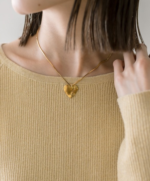 mystic(ミスティック)の「Lara ハートウェーブネックレス(ネックレス・レディース・ゴールド・ONE SIZE)」の2枚目の写真