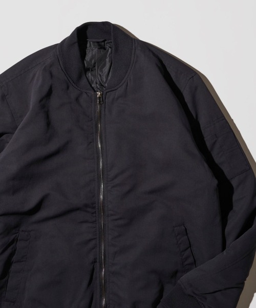 ADPOSION（アドポーション）の「中綿MA-1 / ミリタリーフライトジャケット（MA-1・メンズ・グレイッシュベージュ/カーキ/ブラック・MEDIUM/LARGE/X-LARGE）」の2枚目の写真