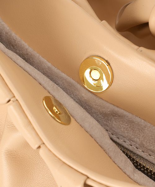 CHRISTIAN VILLA（クリスチャンヴィラ）の「【CHRISTIAN VILLA】カーフレザーギャザーバッグ（ハンドバッグ・レディース・イエロー/ホワイト/ベージュ・FREE）」の10枚目の写真